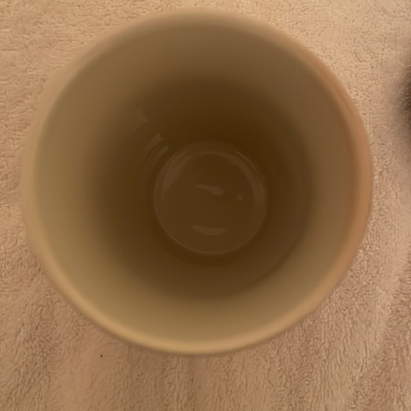 New black Mug with lid and red rubber band to protect your hand. Rubber lid. - Picture 4 of 7